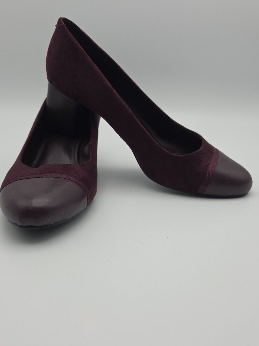 Bandolino Burgundy Suede & Leather Block Heel Pumps Size 8 NWOT
